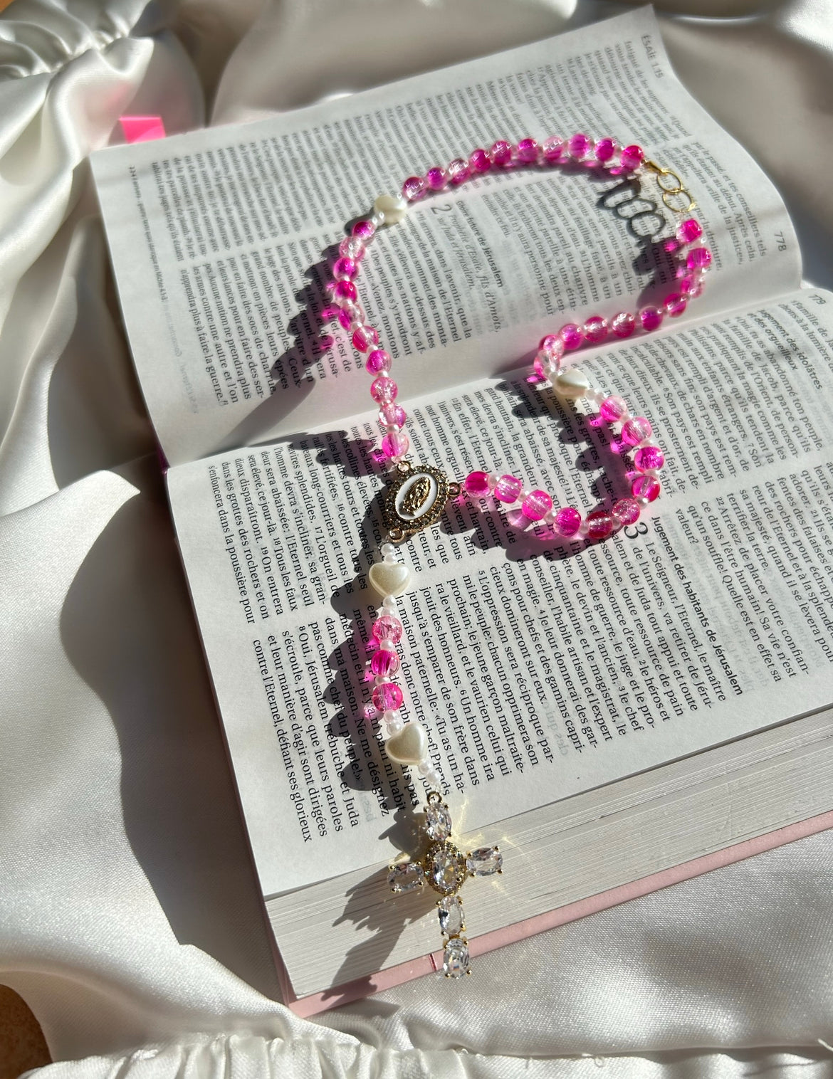 Chapelet de rétroviseur fuschia