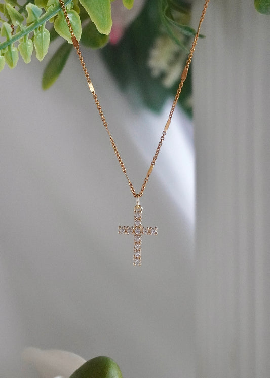 Collier croix brillante