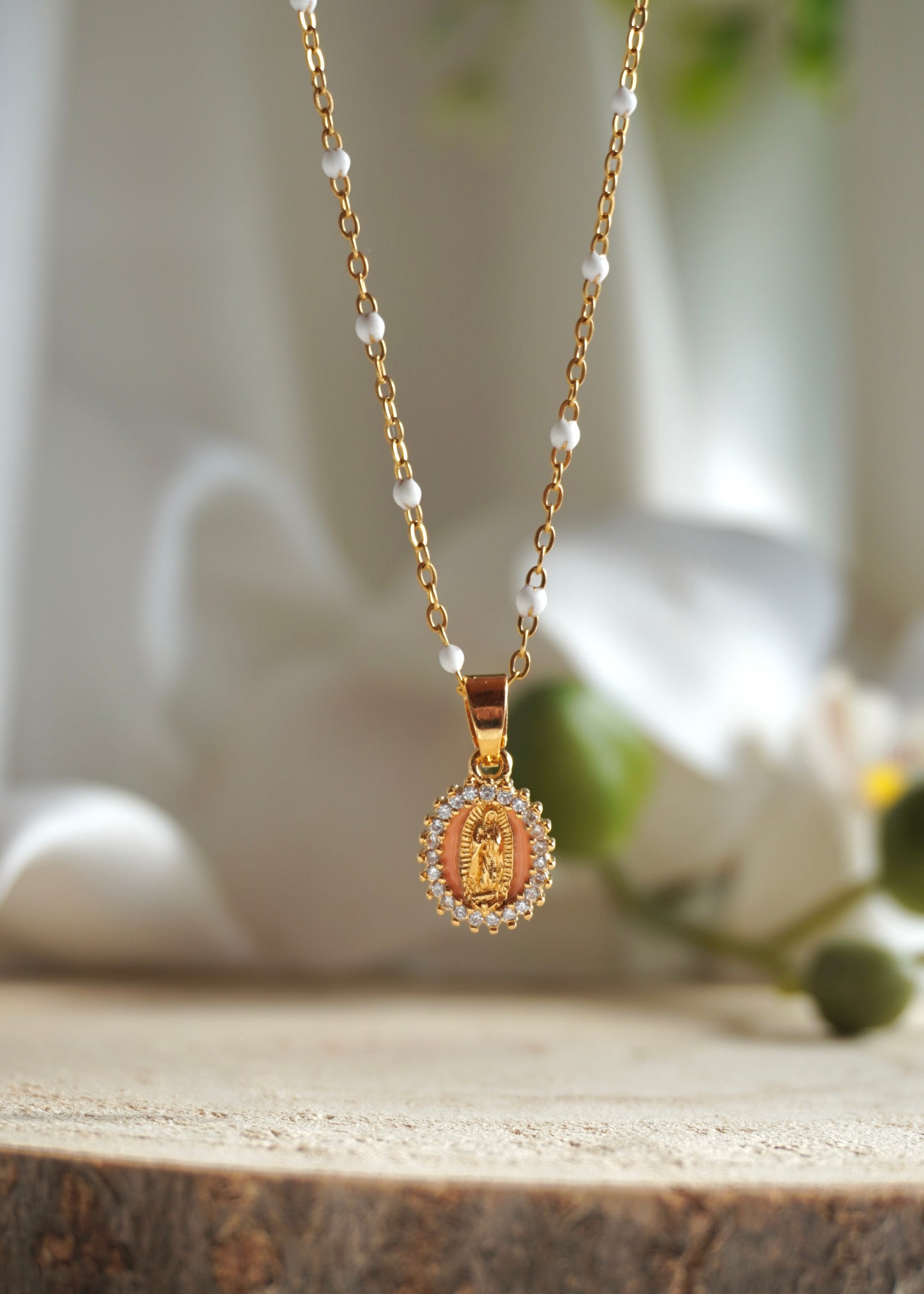 Collier à confectionner (choix de la chaîne et de la couleur de la médaille !)