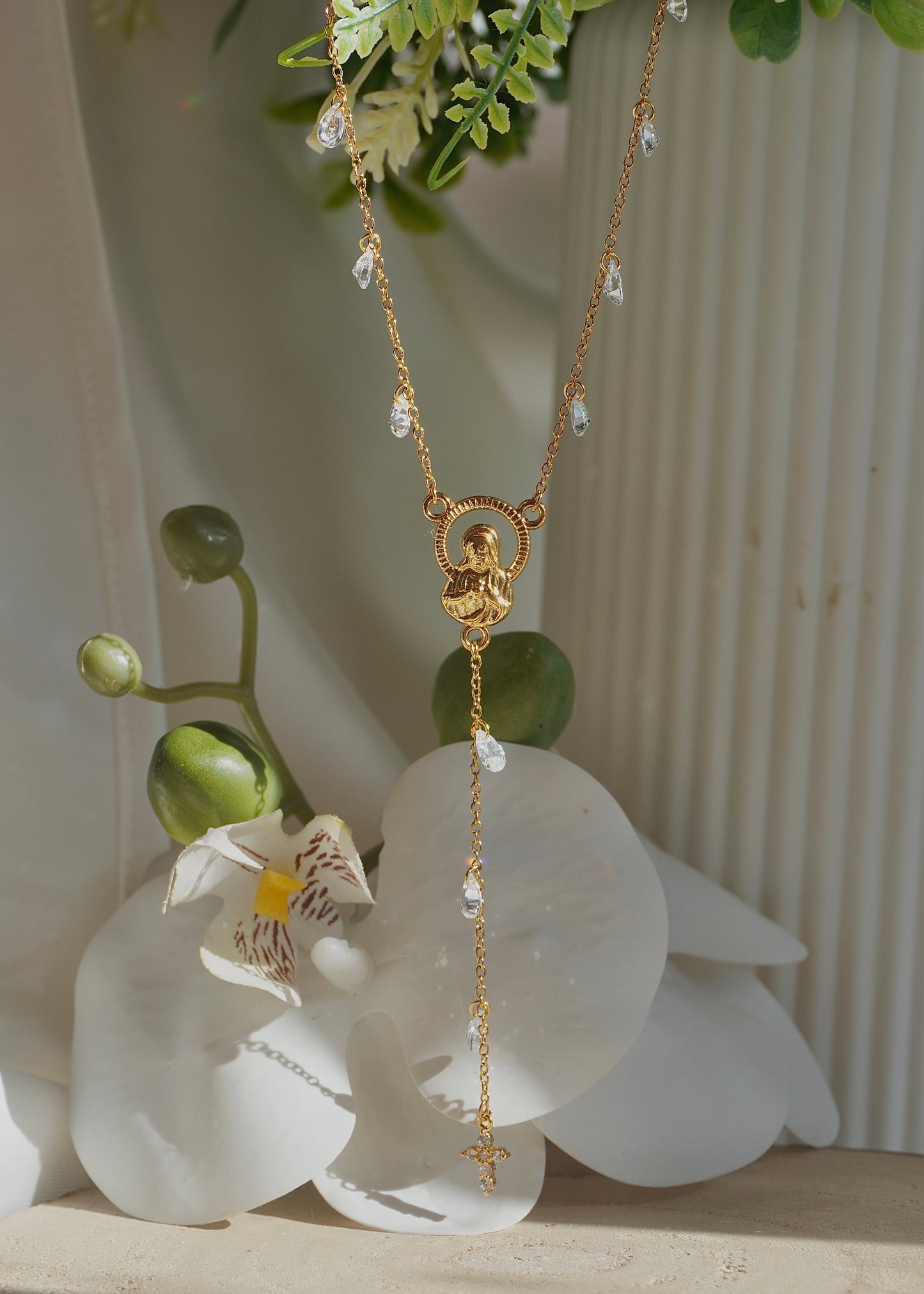 Collier Sarah