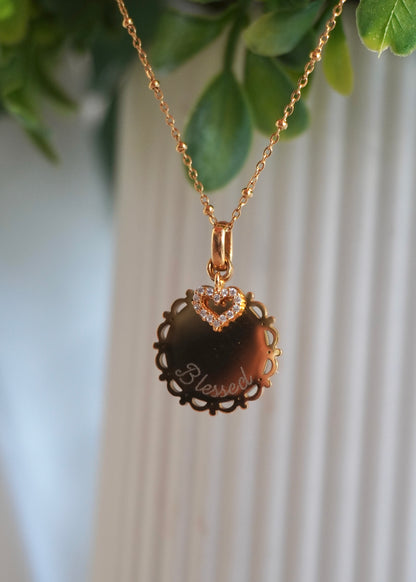 Médaille dentelle avec coeur