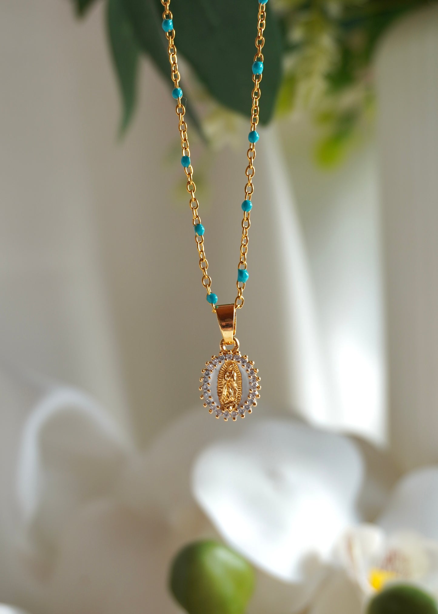 Collier à confectionner (choix de la chaîne et de la couleur de la médaille !)