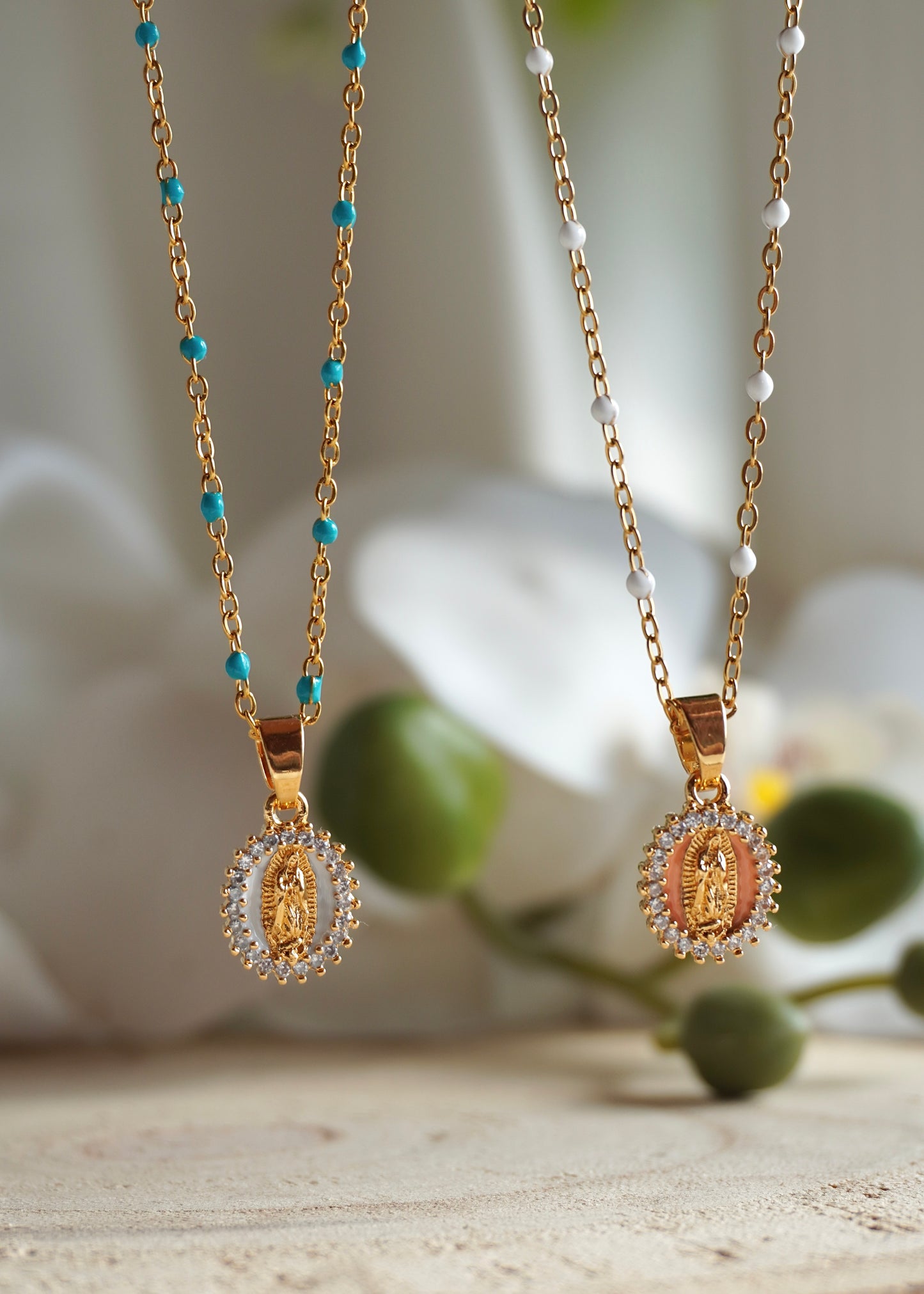 Collier à confectionner (choix de la chaîne et de la couleur de la médaille !)