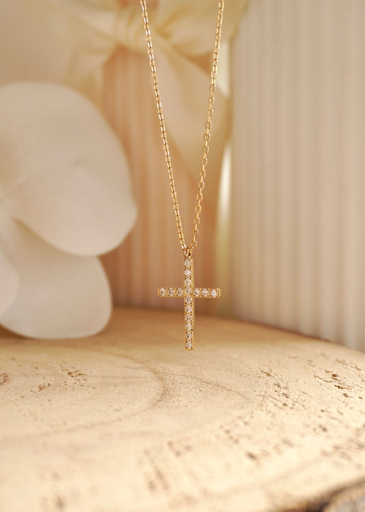 Collier Emie sur chaîne en acier inoxydable (12 choix disponible)