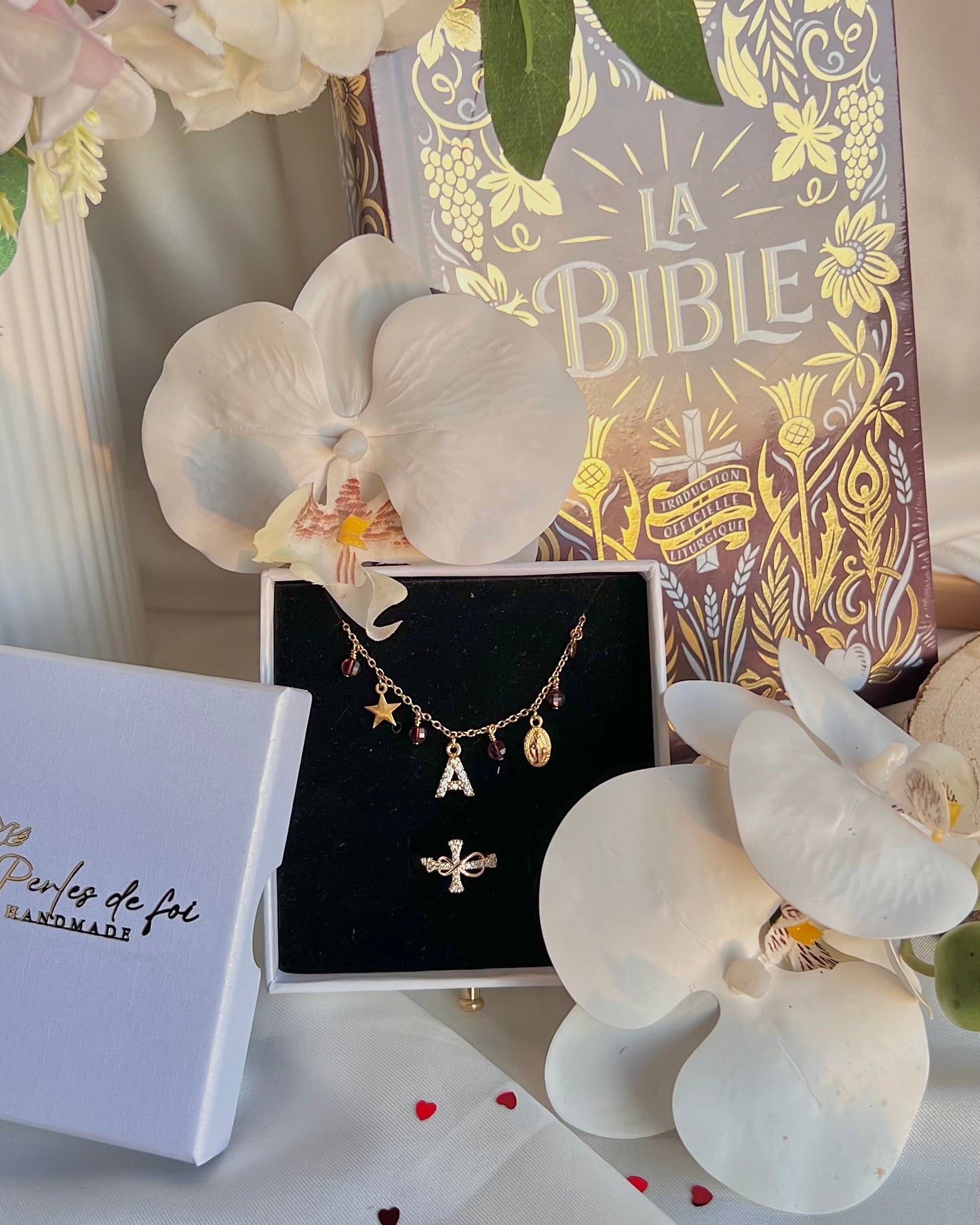 Collier initiale + bague + Bible édition limitée